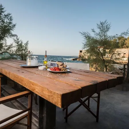 Holiday home Kito- Transformed House On The Water's Edge *